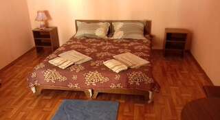 Гостевой дом Inn Valeriya Поповка Двухместный номер с 2 отдельными кроватями + дополнительной кроватью-4